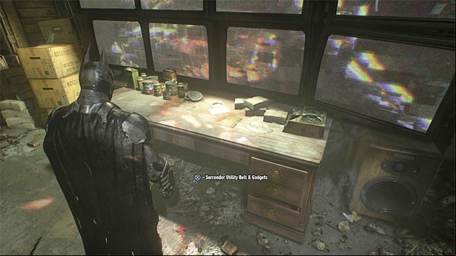Take off the gadget belt and leave it on the table - Surrender to Scarecrow | Main story | Batman Arkham Knight - Main story - Batman: Arkham Knight Game Guide & Walkthrough