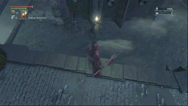 It is difficult to jump on the wooden bar although it is both possible and beneficial. - Central Yharnam - Sewers | Walkthrough - Walkthrough - Bloodborne Game Guide & Walkthrough