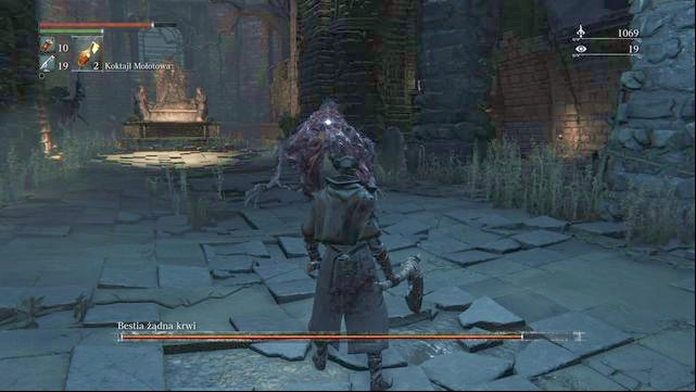 When the enemy gets close to you better be prepared for a mighty attack. - Blood-Starved Beast | Boss Fights - Boss Fights - Bloodborne Game Guide & Walkthrough