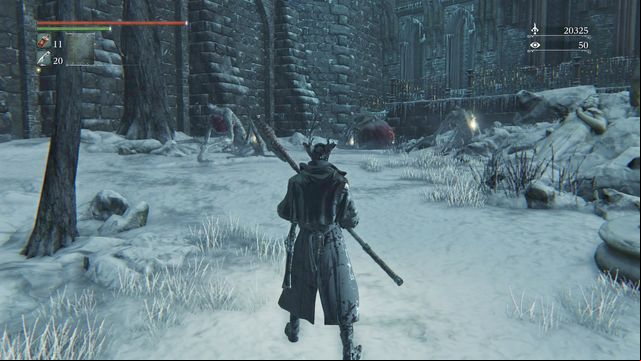 Before getting to the gate, go slightly to the right - Forsaken Castle Cainhurst | Walkthrough - Walkthrough - Bloodborne Game Guide & Walkthrough