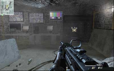 When everything is ready move toward the server and press F, which start transferring data - Server Crash - SpecOps missions - Call of Duty: Modern Warfare 3 - Game Guide and Walkthrough