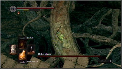Run over the root towards an entrance to the boss - The Bed of Chaos | How to kill a boss - How to kill a boss - Dark Souls Game Guide & Walkthrough