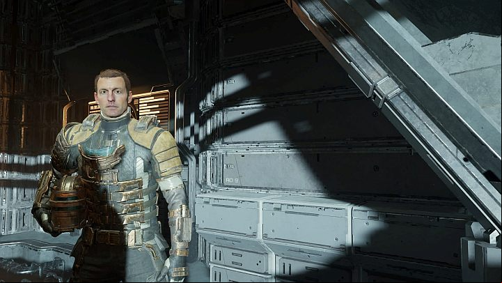 Isaac looks a bit different in the remake - see the picture above - Dead Space Remake: Does Isaac Clarke show his face? - FAQ - Dead Space Remake Guide