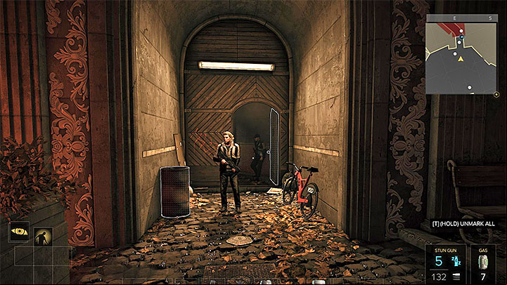 You can eliminate gangsters guarding the narrow age using camouflage - All in the Family - side quest - Side quests - Deus Ex: Mankind Divided Game Guide