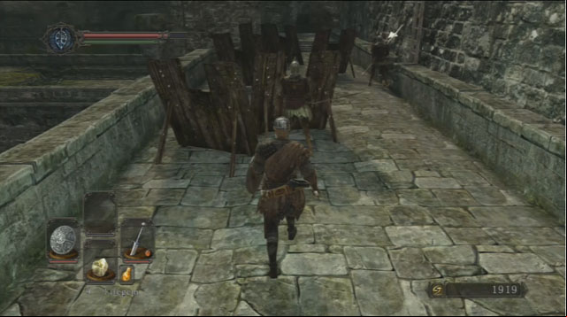 Attack the opponent from behind - Forest Of The Fallen Giants (II) - Walkthrough - Dark Souls II - Game Guide and Walkthrough