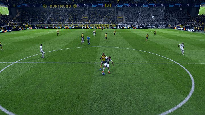 Covering the ball with your own body is a technique that allows you to keep the ball in play until you receive from the team - Advanced defense in FIFA 19 - Defense - FIFA 19 Game Guide