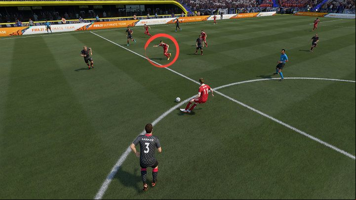 When a one touch football starts, the player who initiates the action will always run a little forward, which is indicated by a quick hand movement in the specified direction - FIFA 21: es - Basics - FIFA 21 Guide