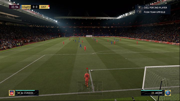 If you resume the play with a short kick, you should always pay attention to the strikers of the opposing team, who may try to intercept the ball - FIFA 21: Playing Goalkeeper - Defensive game - FIFA 21 Guide
