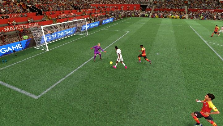 This is a technical strike that comes in handy if the goalkeeper slightly moves away from the goal and is trying to dive under the attacking player's legs - FIFA 22: Shots on target - Basics - FIFA 22 Guide