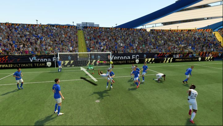 A bicycle kick is the most difficult play, only correctly performed by the most skilled players - FIFA 22: Shots on target - Basics - FIFA 22 Guide