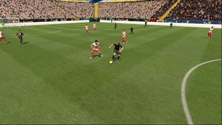 The Jockey technique not only helps you in one-on-one situations, but also in defense and to predict when the opposing team is going to the ball, allowing you to capture it - FIFA 22: Defense - advanced techniques - Basics - FIFA 22 Guide
