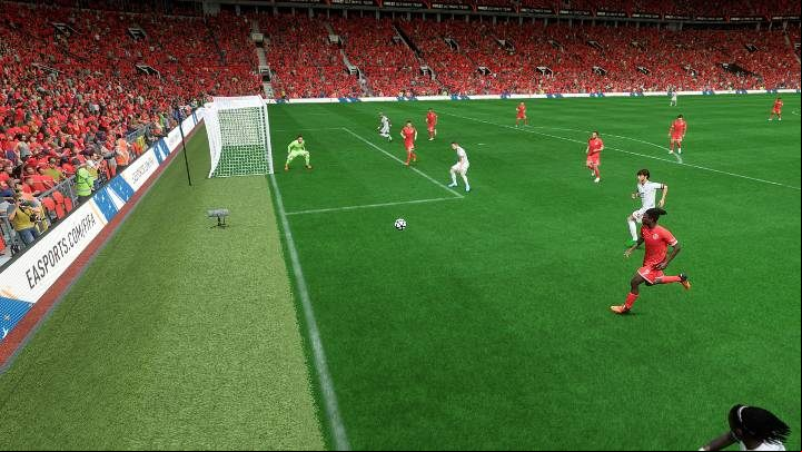 A low cross (R1 square / RB X) is another effective way to close offensive actions in FIFA 23 - FIFA 23: Crosses - how to perform? - Basics - FIFA 23 Guide