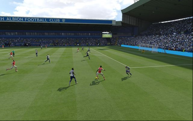 Welbeck can handle himself well against two opponents! - Tricks - FIFA 15 - Game Guide and Walkthrough