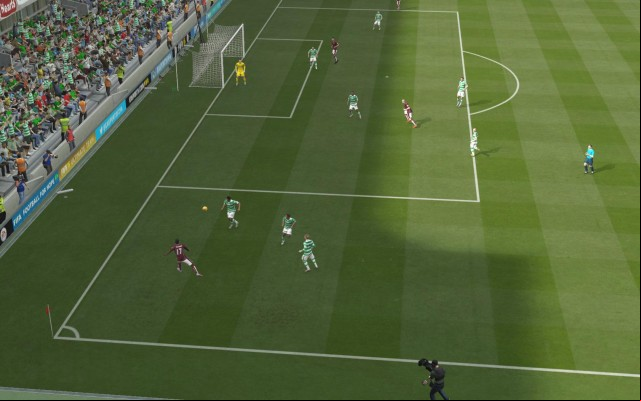 Playing the ball a bit lower allows you to dash in front of the opponents defense and direct the ball into the goal by means of a dynamic entering between the defenders - Centering - Basic Techniques - FIFA 16 - Game Guide and Walkthrough