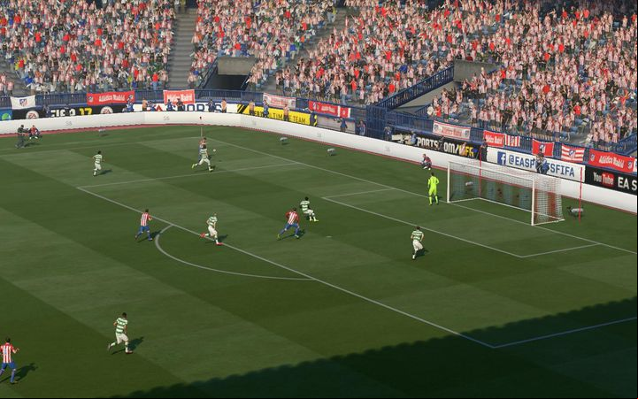 The low cross is an opportunity to dynamically overtake the defenders and try to score with an impressive diving header or to run past the defensive line and simply finish it off with a standard shot - Crosses | Basic plays - Basic plays - FIFA 17 Game Guide