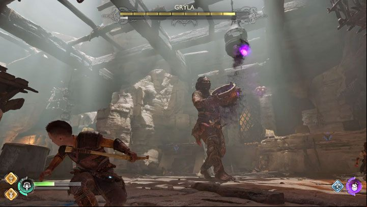 During the fight, in addition to attacking the cauldron, you must also avoid Gryla's attacks - God of War Ragnarok: How to defeat Gryla and how to destroy the cauldron? - Bosses - God of War Ragnarok Guide