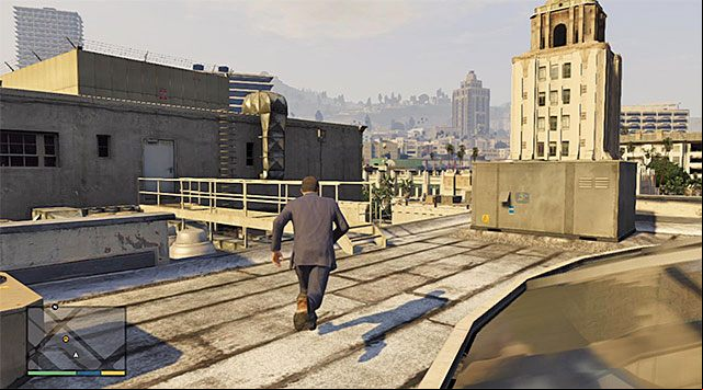 You need to reach the opposite end of the roof - GTA 5: Casing the Jewel Store walkthrough - Main missions - GTA 5 Guide