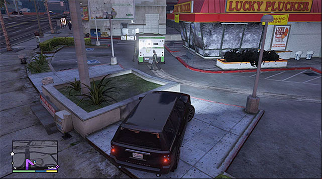 It is a good idea to attack the guard before he puts the briefcase into the van - GTA 5: Security vans (1-10) map - Random events - GTA 5 Guide