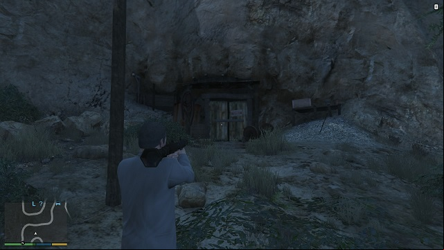 We demolish the entrance and here we go. - GTA 5: Mine - Murder Mystery - GTA 5 Guide