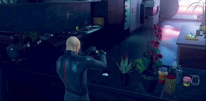 Pouring poison is, of course, a dangerous action - do it without witnesses. - Hitman 2: Poison - how to use it? - FAQ - Hitman 2 Guide