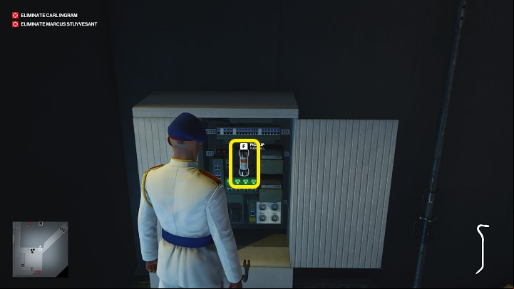 the working men and turn left towards the metal box - Hitman 3: Marcus Stuyvesant - how to kill him? Dubai, walkthrough - On Top of the World - Dubai - Hitman 3 Guide