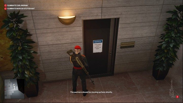 Exit the server room and turn right - Hitman 3: Marcus Stuyvesant - how to kill him? Dubai, walkthrough - On Top of the World - Dubai - Hitman 3 Guide