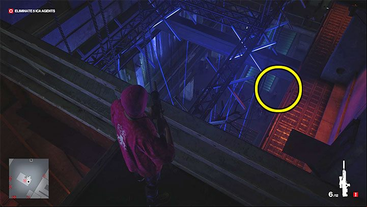 After picking up the sniper rifle, stay on the metal balcony near the ceiling of the clubhouse - Hitman 3: Assassination of Agent Chamberlin (The Joker) - Berlin, walkthrough - Apex Predator - Berlin - Hitman 3 Guide