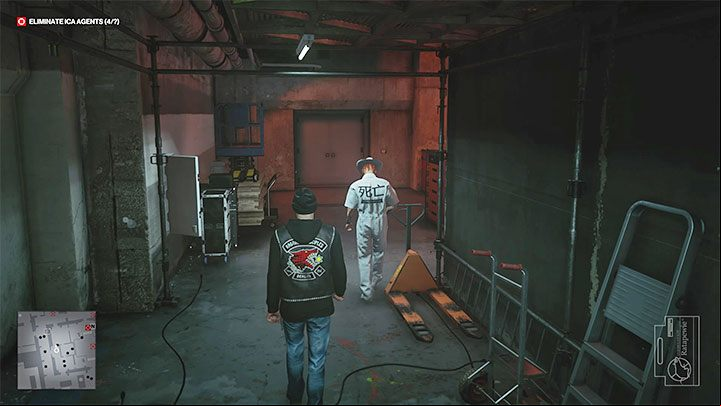 Option 1 of the above is better, as the poisoned DJ will start to move away from the other people and can be easily killed when there is nobody around - Hitman 3: The Assassination of Agent Montgomery (The Leader) - Berlin, walkthrough - Apex Predator - Berlin - Hitman 3 Guide