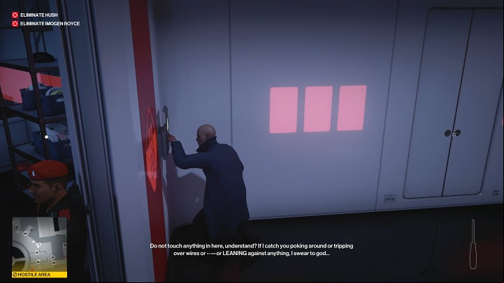 Wait for the guard to approach the age, then use the terminal to distract him - Hitman 3: CCTV in Chongqing (China) - where it is stored? - End Of An Era - Chongqing - Hitman 3 Guide