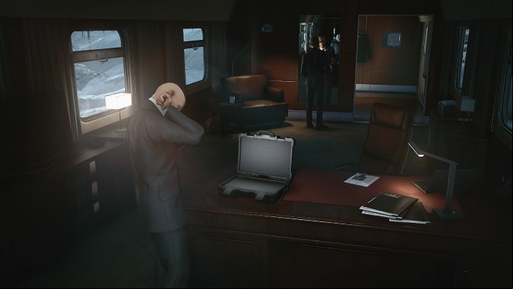 If you pick up the syringe after meeting Arthur Edwards (The Constant) and wait about 1 minute, you can unlock an additional option in which Agent 47 injects himself with the serum that will make him lose his memory once again - Hitman 3: Secret Ending - explanation - Terminations - Hitman 3 Guide