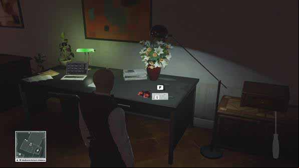 Pick up the love letter - Murdering sca De Santis | Sapienza - Sapienza: World of Tomorrow - Hitman Game Guide