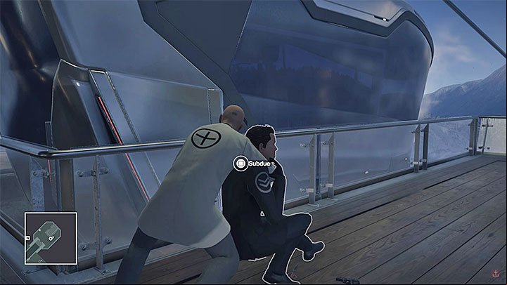 Acquiring bodyguard disguise will make the exploration of the clinic much easier - Gama hospital exploration | Hokkaido - Hokkaido: Situs Inversus - Hitman Game Guide