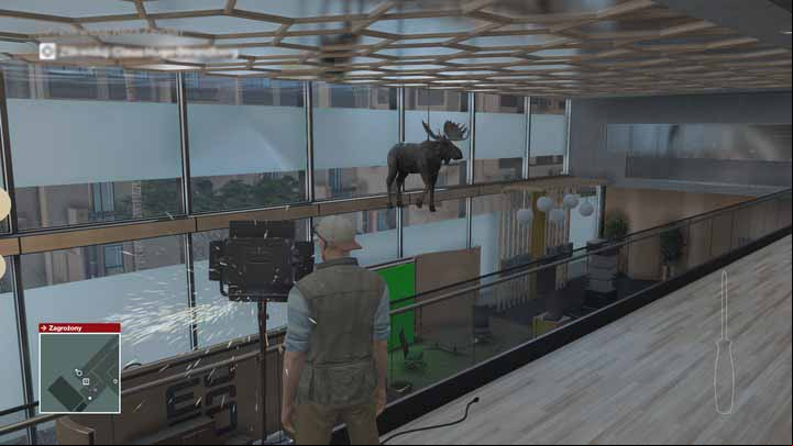 Damaging the lamp allows you to kill Strandberg with the electricity. - Murdering Claus Hugo Strandberg | Marrakesh - Marrakesh: A Gilded Cage - Hitman Game Guide