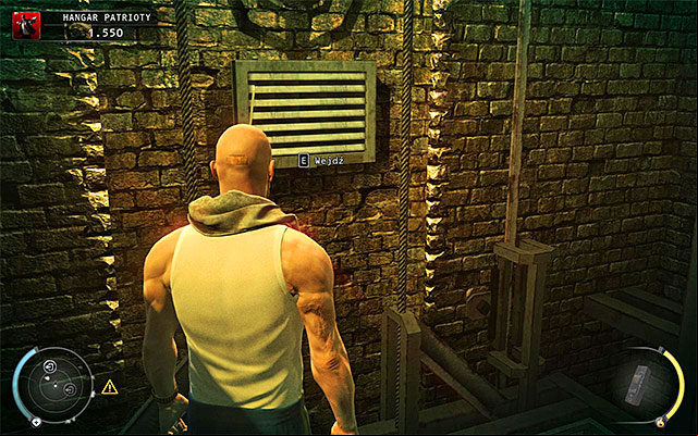 Enter the unguarded room, climb down and use the ventilation shaft shown on the above screen - Patriots Hangar - Using a keycard | 13: Fight Night - 13: Fight Night - Hitman: Absolution Game Guide