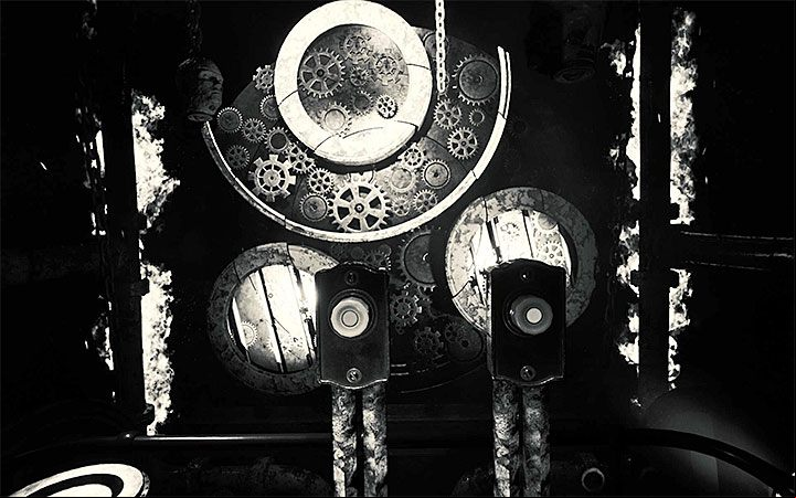 We recommend starting with the outer gears and finishing with the inner ones - The area with machines and a clock | Layers of Fear 2 walkthrough - Act 2 - The Hunt - Layers of Fear 2 Guide
