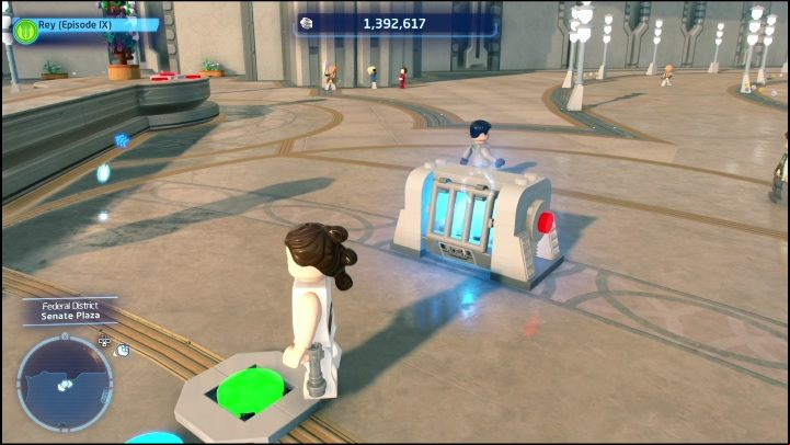 Right next to the taxi stand in front of the Senate, there is a crate with a brick - LEGO Skywalker Saga: Federal District - list of puzzles - Coruscant - LEGO Skywalker Saga Guide