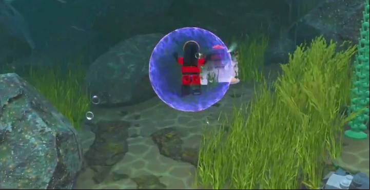 A chest under water. - Tourist District | LEGO The Incredibles - Maps of challenges and golden bricks - LEGO The Incredibles Game Guide