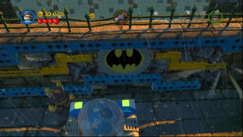 Use Robins trackball to get on the local platform and start moving batmans platform to the right (picture) - Arkham Asylum Antics | Walkthrough - Walkthrough - LEGO Batman 2: DC Super Heroes Game Guide & Walkthrough