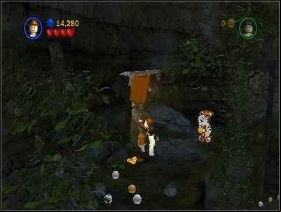 Go straight killing spiders and you will reach the edge - Chapter 1 - The Lost Temple - part 2 - Riders of the Lost Ark - LEGO Indiana Jones: The Original Adventures - Game Guide and Walkthrough