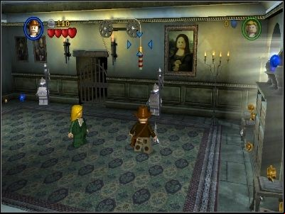 Take a sword, go to the right and throw the sword at the rope - Chapter 2 - Castle Rescue - The Last Crusade - LEGO Indiana Jones: The Original Adventures - Game Guide and Walkthrough