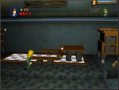 Defeat your enemies - Chapter 2 - Castle Rescue - The Last Crusade - LEGO Indiana Jones: The Original Adventures - Game Guide and Walkthrough