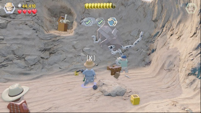 As Alan, approach the dinosaur skeleton and smash the brown object nearby - Prologue | Jurassic Park - walkthrough - Jurassic Park - walkthrough - LEGO Jurassic World Game Guide & Walkthrough