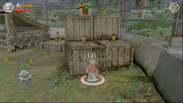 As Ellie, walk over to the right side, jump onto the boxes and move the crate on the very top - Welcome to Jurassic Park | Jurassic Park - walkthrough - Jurassic Park - walkthrough - LEGO Jurassic World Game Guide & Walkthrough