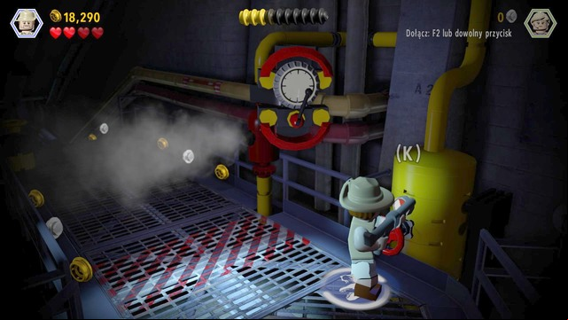 With Ellie hanging down from the lever, switch to Robert and make it over between valve two and three - Restoring power | Jurassic Park - walkthrough - Jurassic Park - walkthrough - LEGO Jurassic World Game Guide & Walkthrough