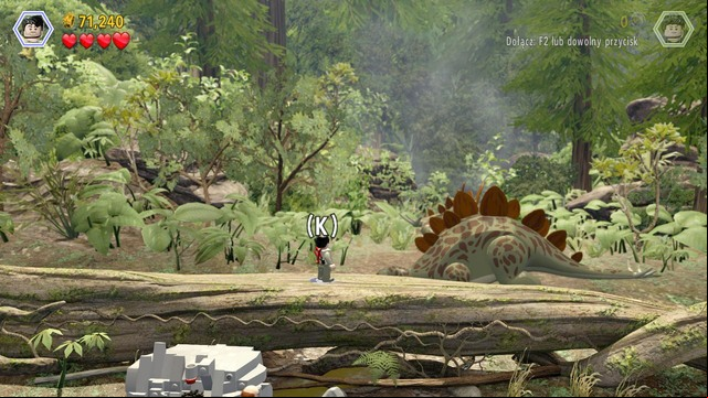 After you get to the next location, as Nick, approach the silver object and smash it, thanks to which you will be able to jump onto the tree trunk - Isla Sorna | Jurassic Park - The Lost World - walkthrough - Jurassic Park - The Lost World - walkthrough - LEGO Jurassic World Game Guide & Walkthrough