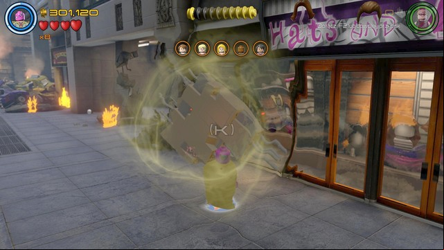 Fly down after the conversation with collector - Stan Lee / Red brick - Avengers Assemble - secrets - LEGO Marvels Avengers - Game Guide and Walkthrough