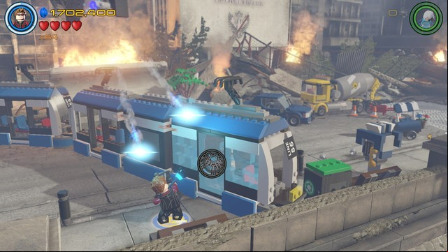Walk to the right side of the train that is blocking the way and shoot the glass cover as Hawkeye - Stan Lee / Red brick - Rise of Ultron - secrets - LEGO Marvels Avengers - Game Guide and Walkthrough