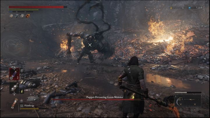 If the boss raises his hand high and starts straightening it, after a short moment, he will lunge at you and attack - Lies of P: How to defeat Green Monster of the Swamp/Puppet-Devouring Green Monster? - Main - Lies of P Guide
