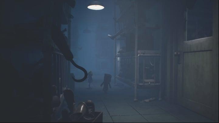 Once you move on, you will end up in a location with numerous mannequin parts - Little Nightmares 2: Fuses - Chapter 3 Hospital walkthrough - Chapter 3 - Hospital - Little Nightmares 2 Guide