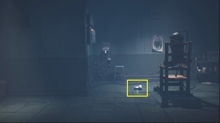 After a while, the fuse will fall out – pick it up - Little Nightmares 2: Fuses - Chapter 3 Hospital walkthrough - Chapter 3 - Hospital - Little Nightmares 2 Guide